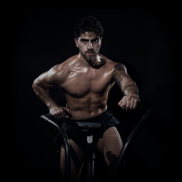 Imagem do Alvaro pedalando